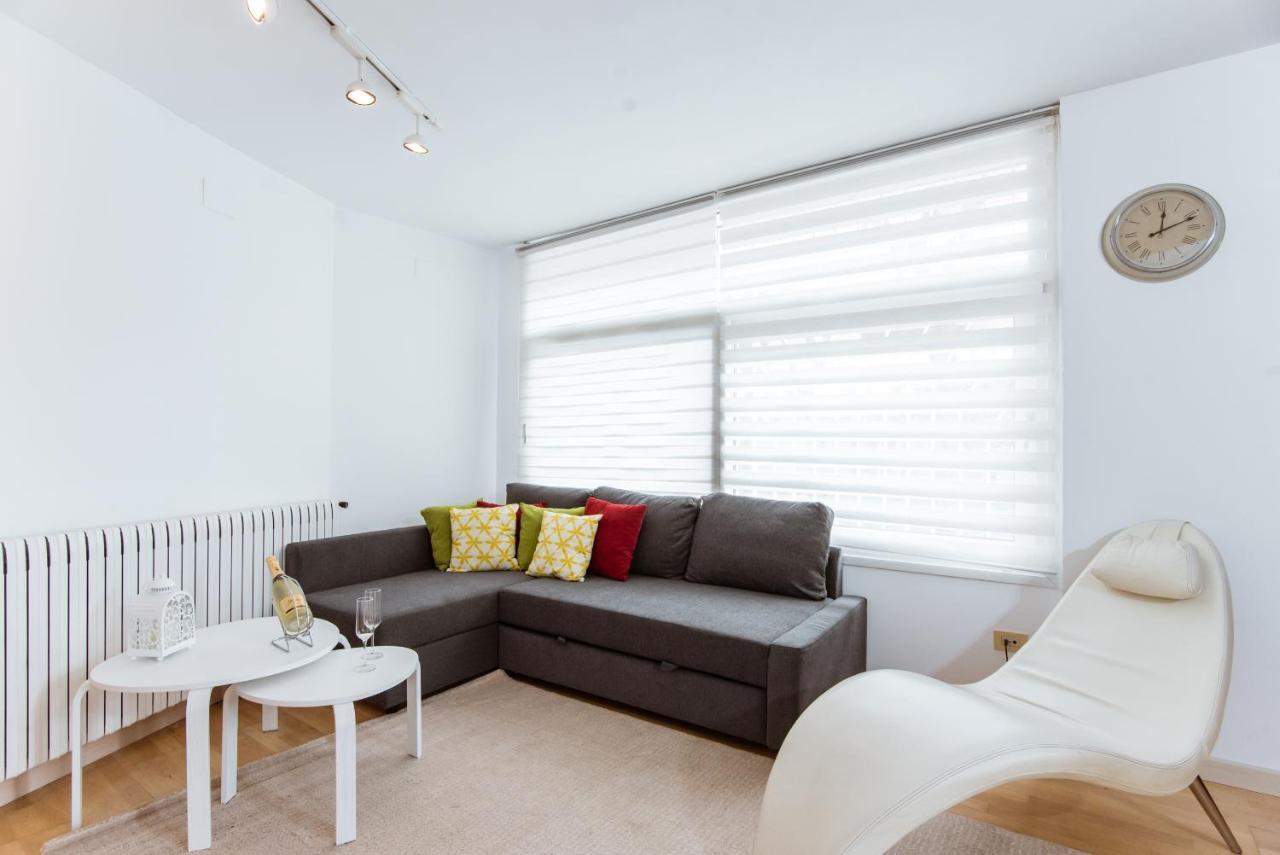 Two Bedroom Townhouse Within 10Min Walk From Beach Barcelona Exterior photo