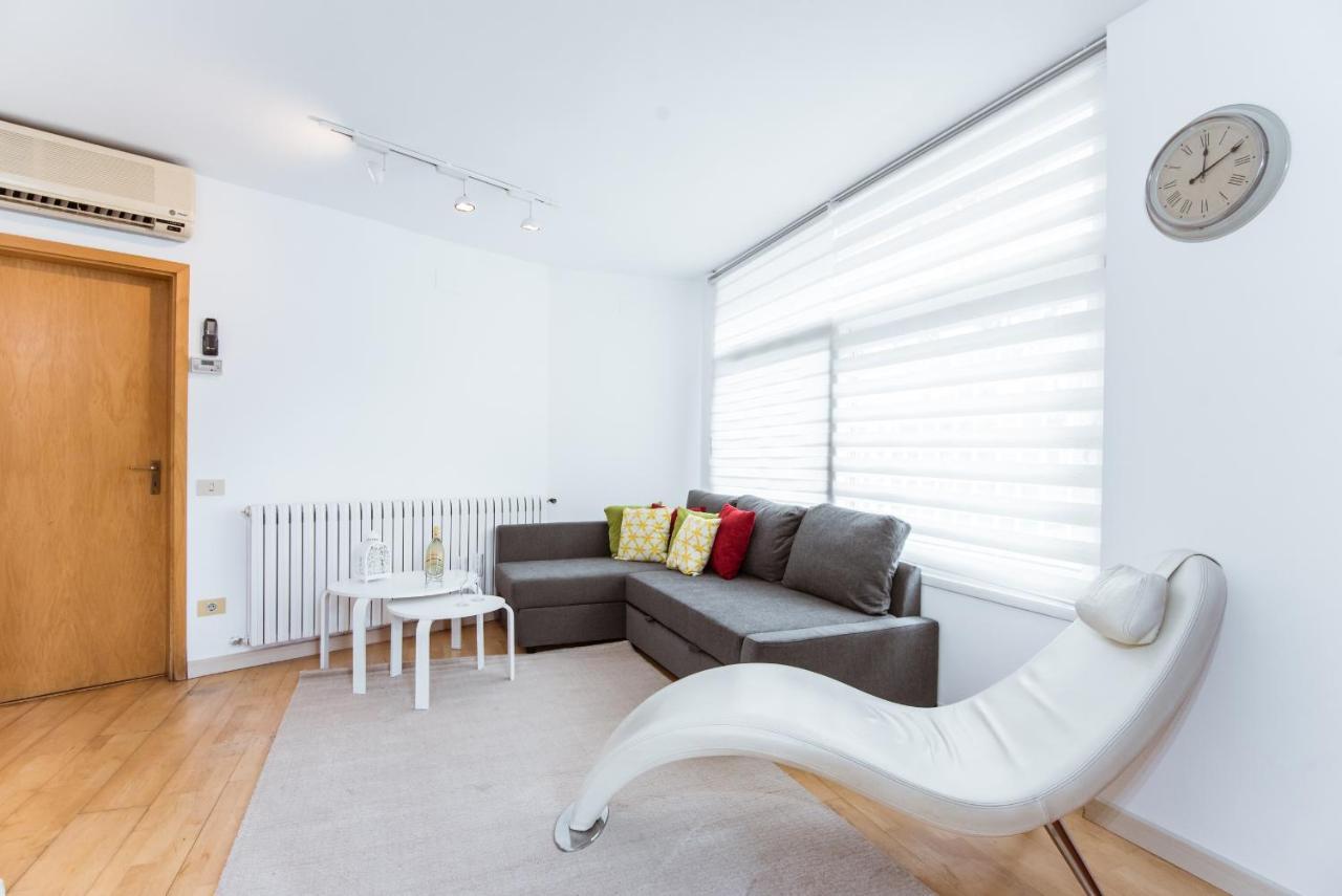 Two Bedroom Townhouse Within 10Min Walk From Beach Barcelona Exterior photo