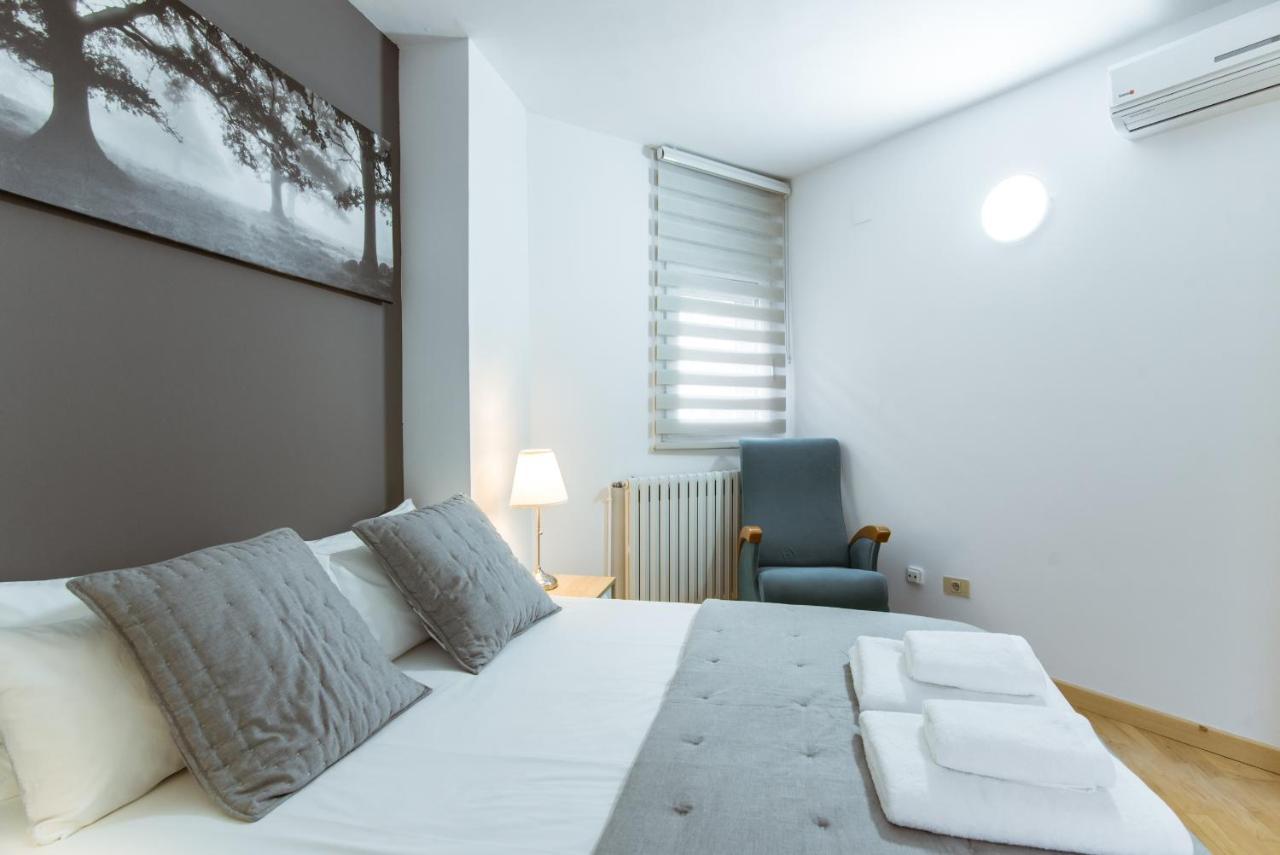 Two Bedroom Townhouse Within 10Min Walk From Beach Barcelona Exterior photo
