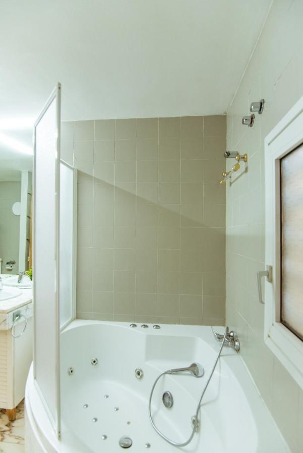 Two Bedroom Townhouse Within 10Min Walk From Beach Barcelona Exterior photo