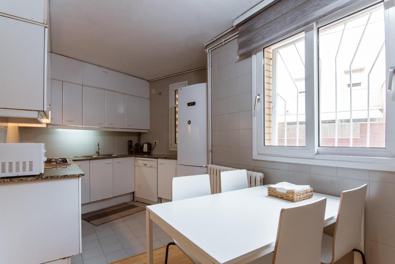 Two Bedroom Townhouse Within 10Min Walk From Beach Barcelona Exterior photo